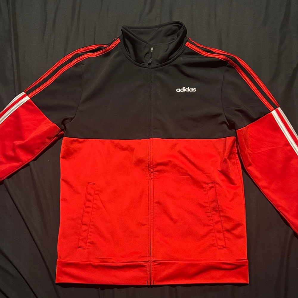 Addidas kids large GOOD CONDITION 
Open to any offers!